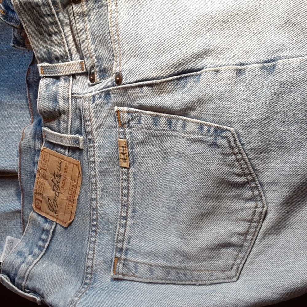 Levi's signature
